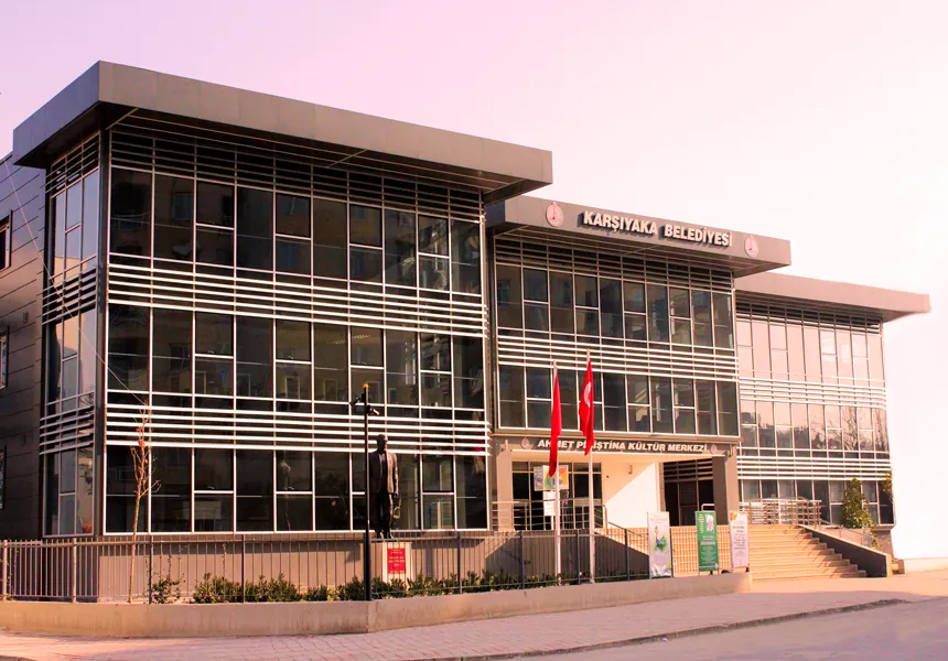 KARŞIYAKA AHMET PİRİŞTİNA KÜLTÜR MERKEZİ görsel 2